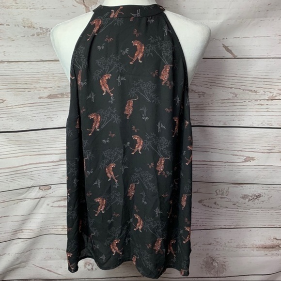 NWOT Torrid Tiger Print Mock Neck Sleeveless Top - Picture 4 of 6